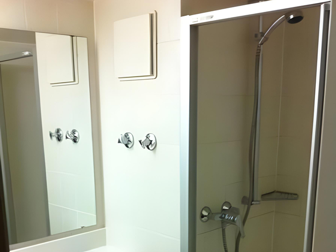 Bathroom 4, Hotel-gasthof Postbrv§u Dingolfing, Dingolfing-Landau
