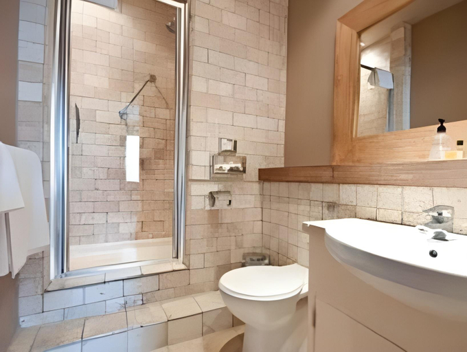 Bathroom 3, Inn on the Lake by Innkeeper's Collection, Surrey