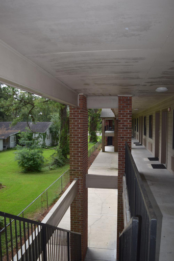 Public Area 2, Value Inn Livonia, Pointe Coupee