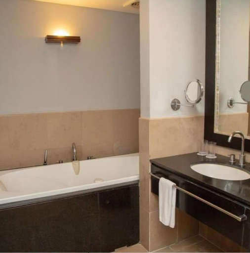 Bathroom 11