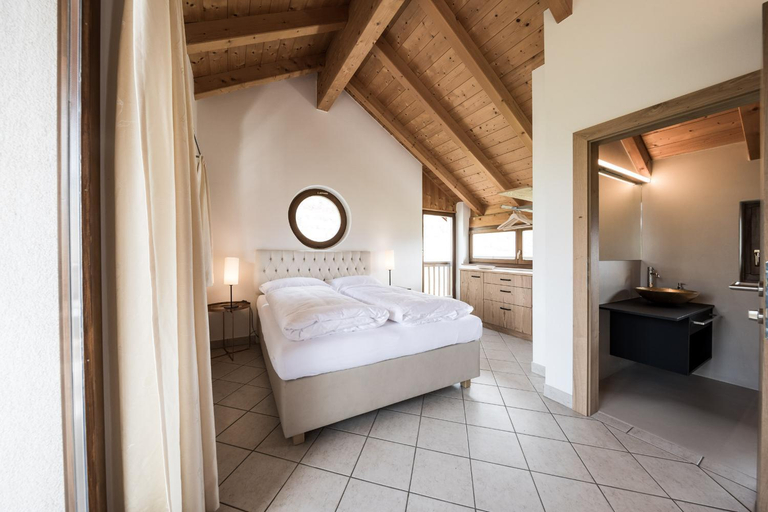 Bedroom 2, Weingut Weidlhof - Suite & Breakfast - Vacation for wine lovers, Bolzano