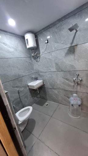 Bathroom 5, Goroomgo Heaven palace Haridwar, Hardwar