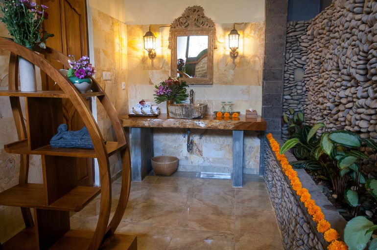 Bathroom 10