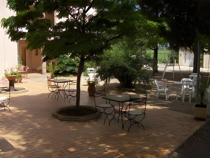 Food & Drinks 3, Hotel restaurant LOGIS HOTELLERIE DE BALAJAN, Hérault