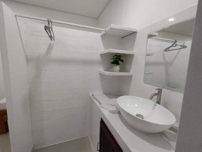 Others 5, King Fa House, Mae Sot