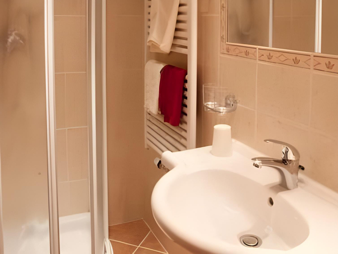 Bathroom 2, Apart Felsenhof, Imst