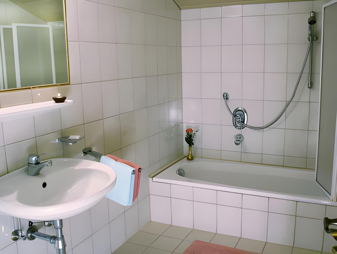 Bathroom 3, Hotel Backelar Wirt Superior Otztal Inside Sommer Card Partner, Imst