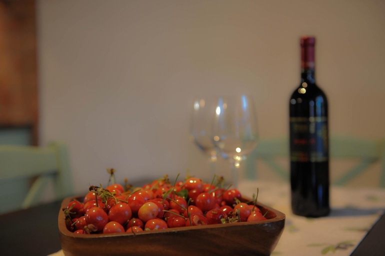 Food & Drinks 5, Apartmaji Kumar, Brda