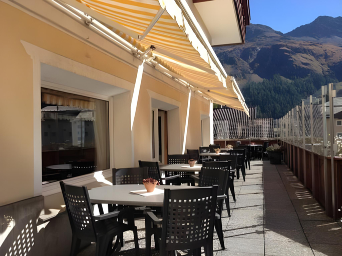 Food & Drinks 5, Conrad's Mountain Lodge, Maloja