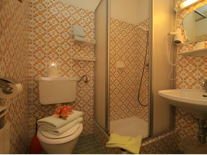 Bathroom 2, Der Brauschmied, Zell am See