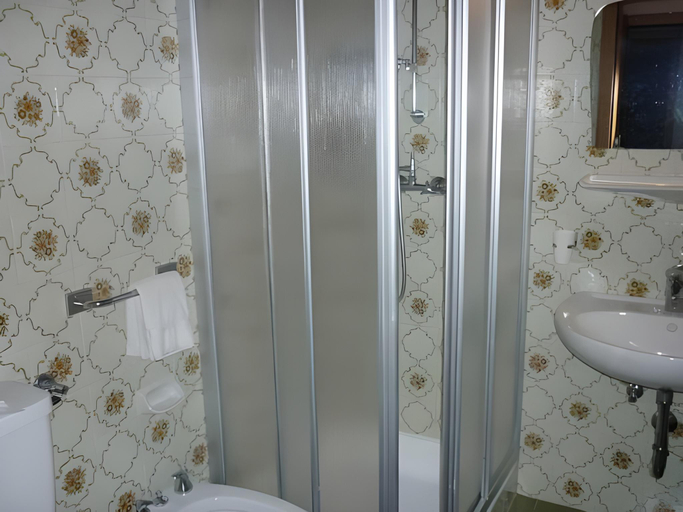 Bathroom 4, Aktiv Hotel Schonwald, Bolzano