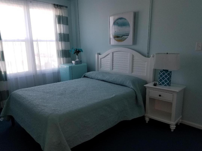 Bedroom 2, Mayfair Hotel, Monmouth