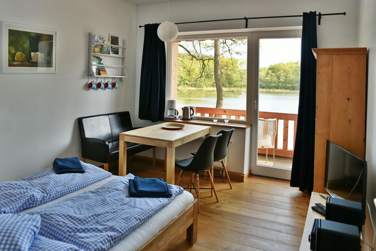 Others 3, Seehaus Hartwigsdorf, Mecklenburgische Seenplatte