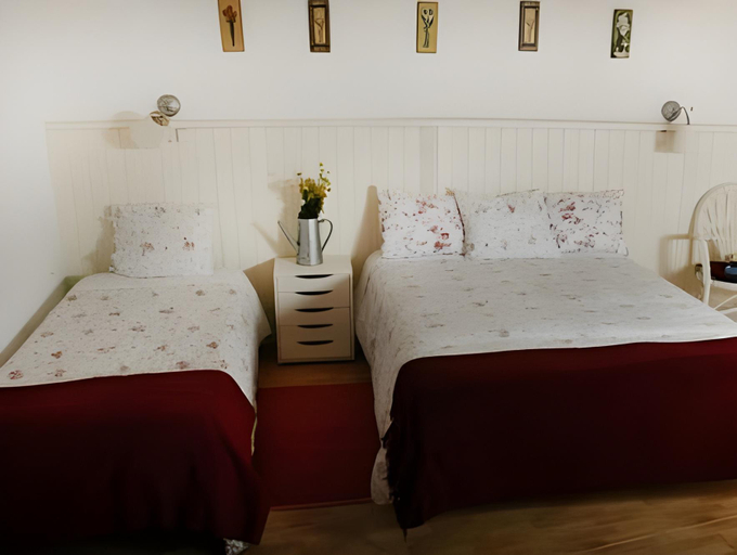 Bedroom 2, Vinnus Guest House, Mafra