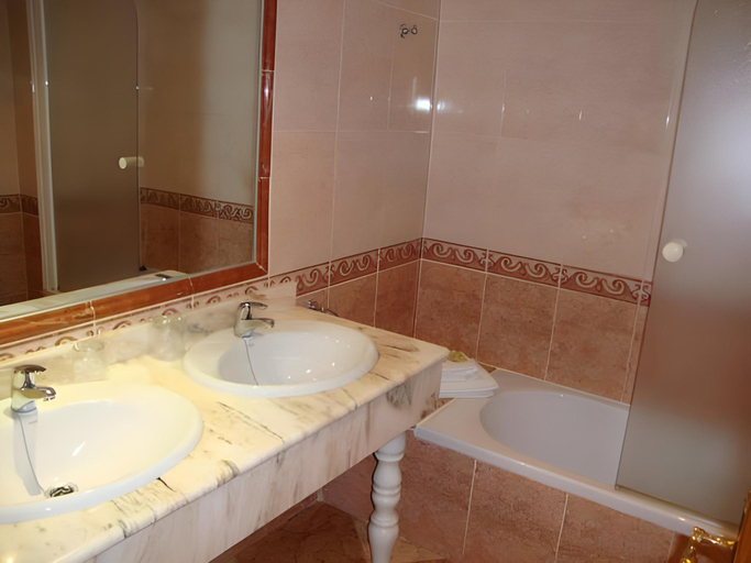Bathroom, Hotel Lucero, Almería