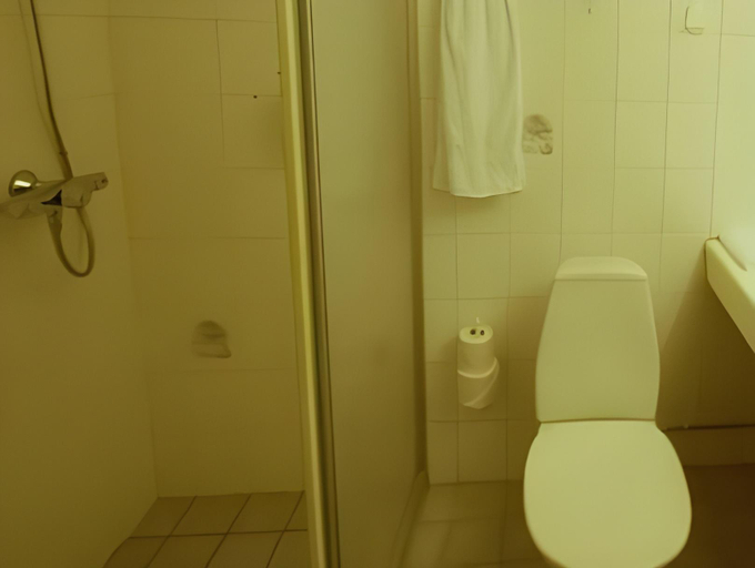 Bathroom 4, Mosjoen Hotell, Vefsn