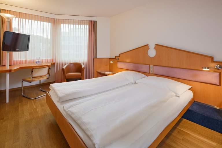 Bedroom 13