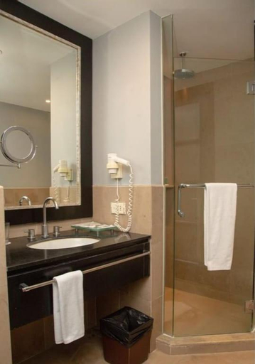 Bathroom 12
