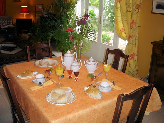 Food & Drinks, B&B Les Cistelles, Côte-d'Or