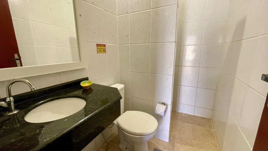 Bathroom 4, AP 07 Ala Bombinhas Residencial Solavir, Bombinhas