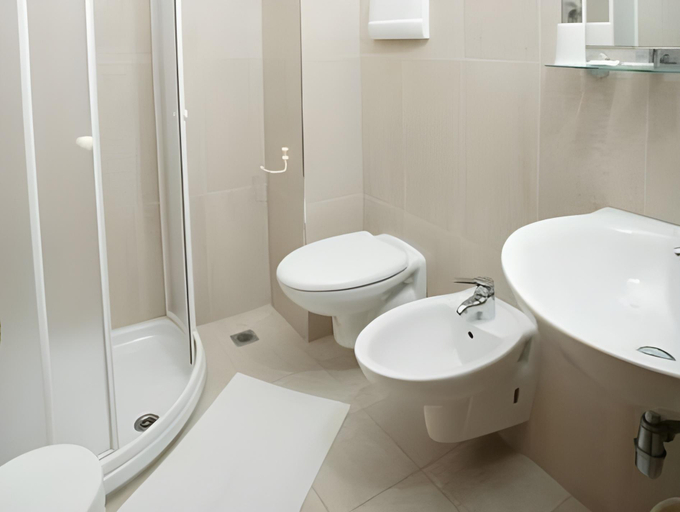 Bathroom, Hotel Rondinella, Forli' - Cesena