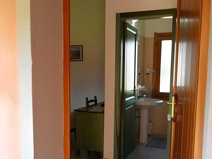 Bathroom 3, Hotel Sant'Efisio, Ogliastra