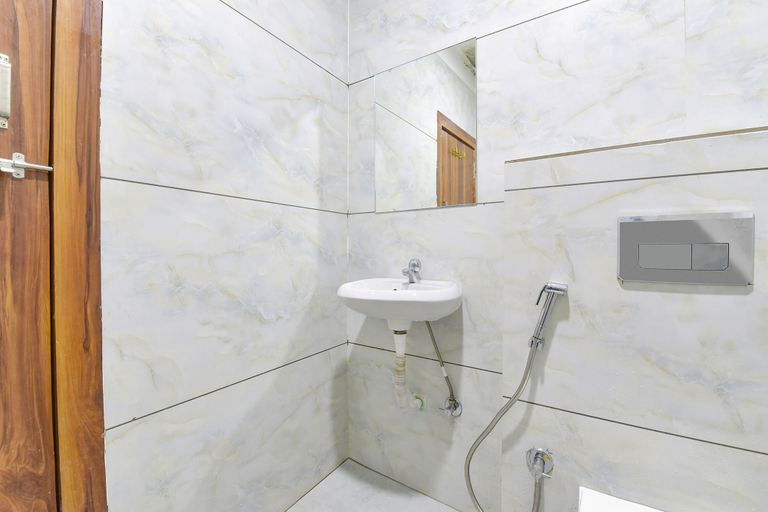 Bathroom 3, Fabhotel Shree Vrindavan, Ujjain