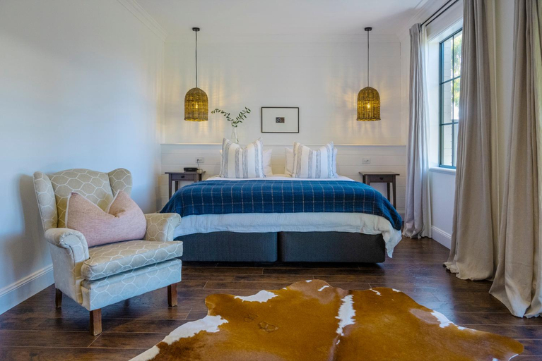 Others 4, MAIN STREET RETREAT - King BRs, Comp Minibar, Breakfast Prov, Fireplaces, Adelaide
