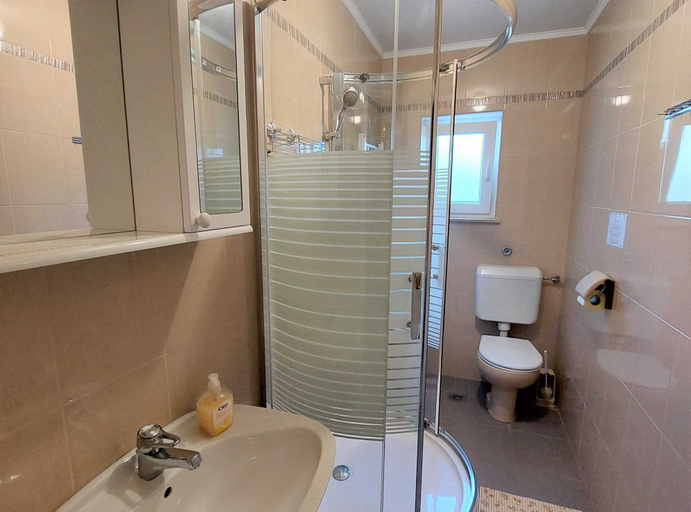 Bathroom 3, Sleek and Serene Rooms Crikvenica, Crikvenica