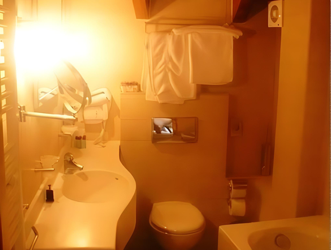 Bathroom 2, Zigouris House, Epirus