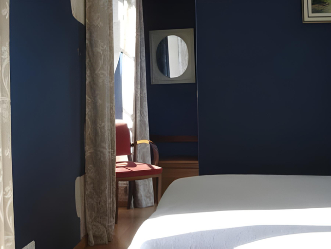 Bedroom 3, Le Relais du Lyon d'Or, Vienne