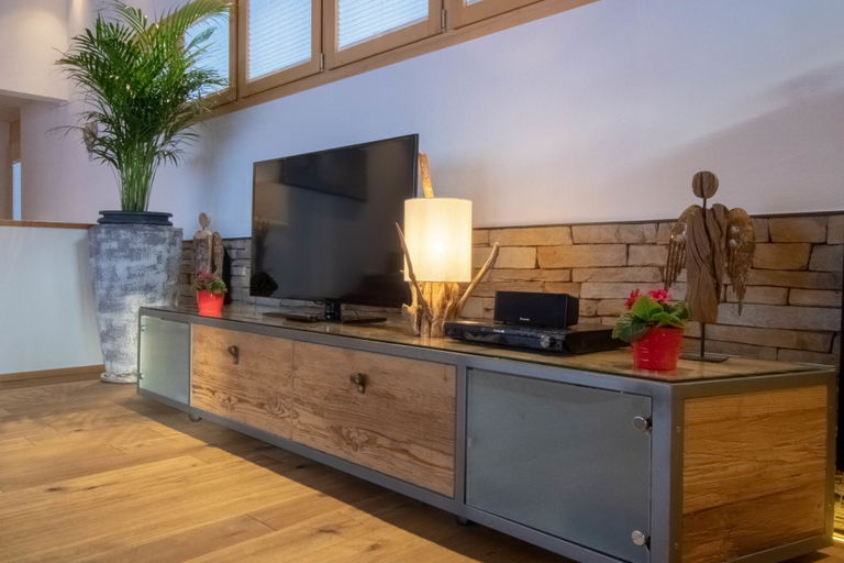 Others 4, Chalet A la Casa, Visp