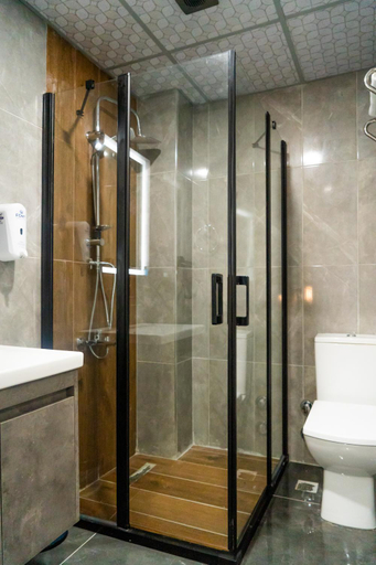 Bathroom 4