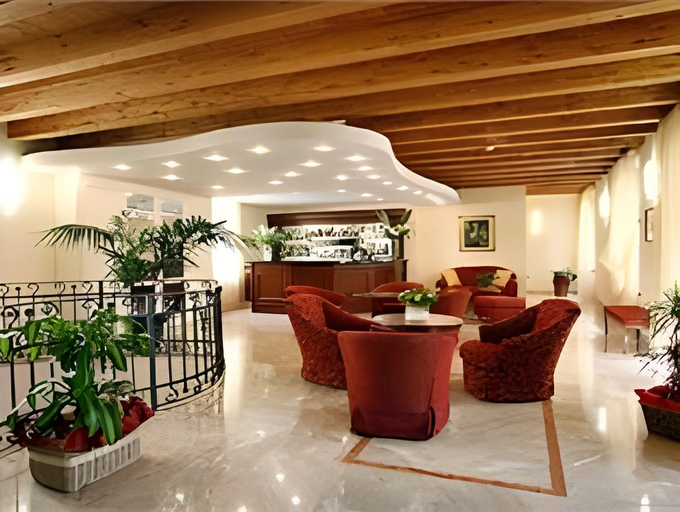 Public Area 3, Casa Romagnosi, Parma