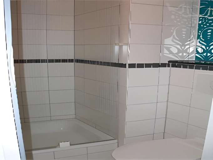 Bathroom 4, Motel One Berlin-Mitte, Berlin