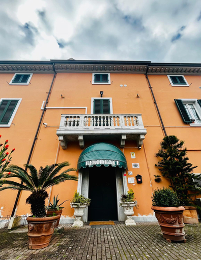 Others 5, Residence Internazionale, Lucca