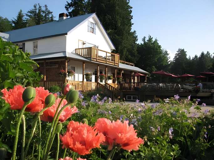 Others 2, Heriot Bay Inn, Comox-Strathcona