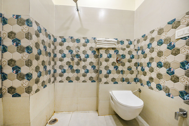 Bathroom 4, Fabhotel Dm Residency, Amritsar