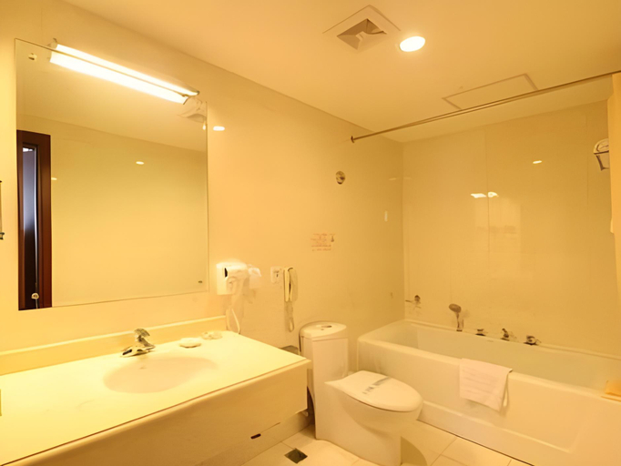 Bathroom 4, Beijing Ruyi Business Hotel, Beijing