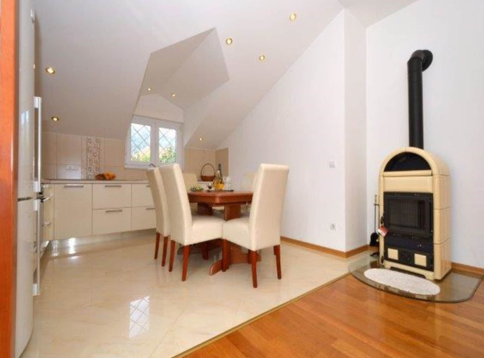 Others 3, Bright Kaštela Apartment With Balcony and Private Parking, Kaštela