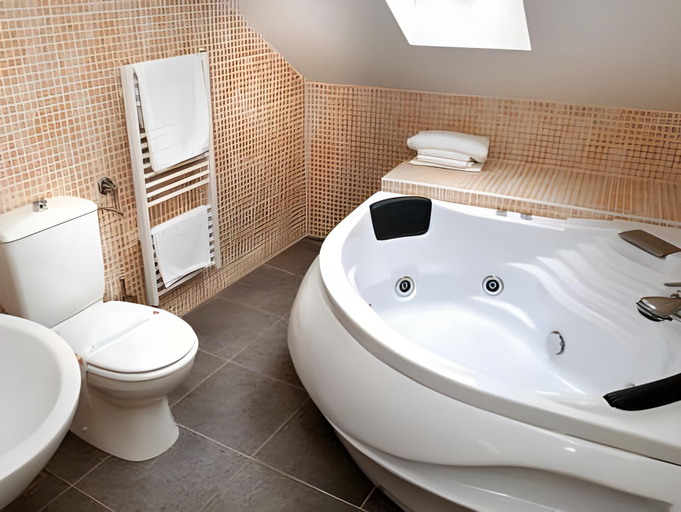 Bathroom 3, Hotel Kovaci, Sarajevo