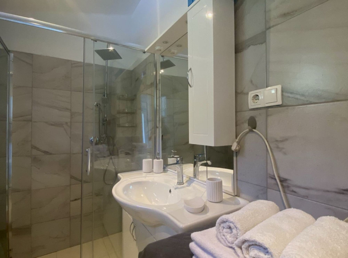 Bathroom 3, Luxury Lovran Apartments With Swimming Pool, Lovran