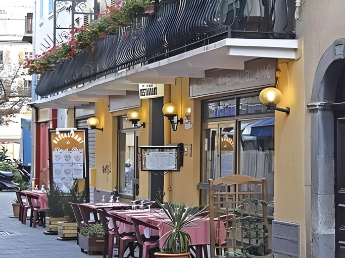 Exterior & Views 1, Hotel Du Cheval Blanc Barcelonnette, Alpes-de-Haute-Provence