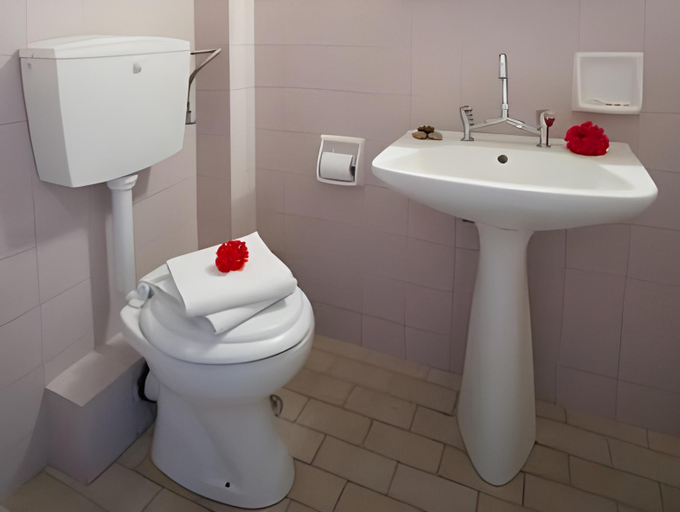 Bathroom 2, La Grotta, Ionian Islands