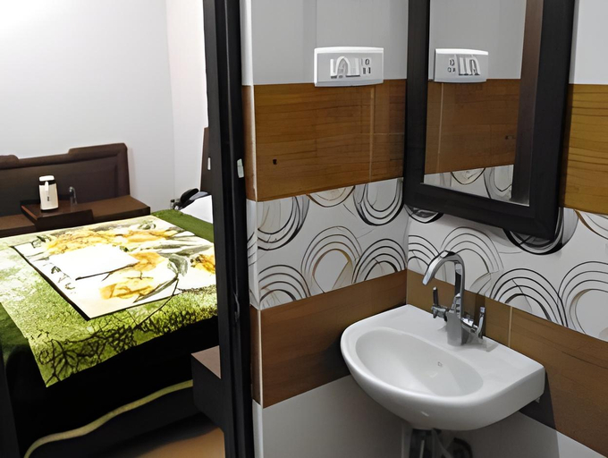 Bathroom 2, Hotel Ganga Vilas, Hardwar