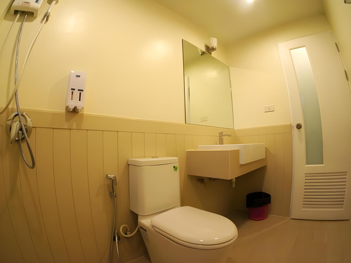 Bathroom 4, The Sixnature Resort Bangsaen, Muang Chon Buri