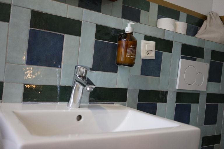 Bathroom 15