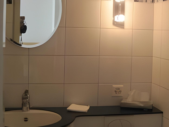 Bathroom 2, Gasthof Eisenbahn, Weinfelden