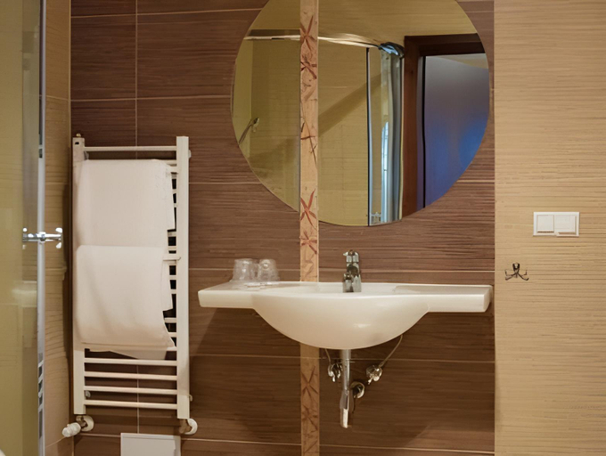 Bathroom 5, Hotel Beskidzki Raj Medical SPA, Sucha