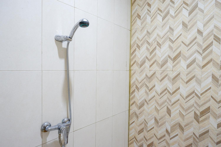 Bathroom 10